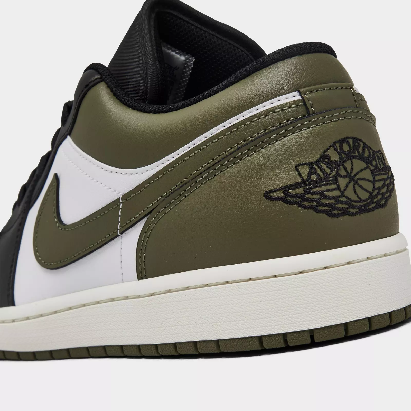 Men's Air Jordan Retro 1 Low Casual Shoes