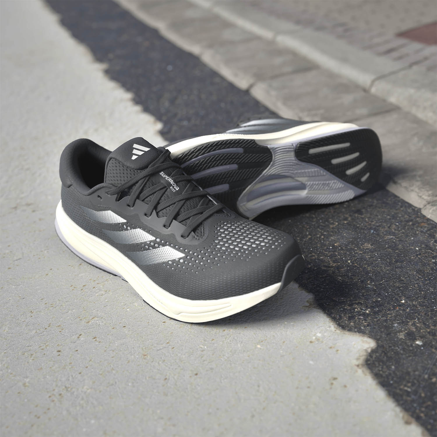 adidas Supernova Rise Wide Core Black/Cloud White/Carbon
