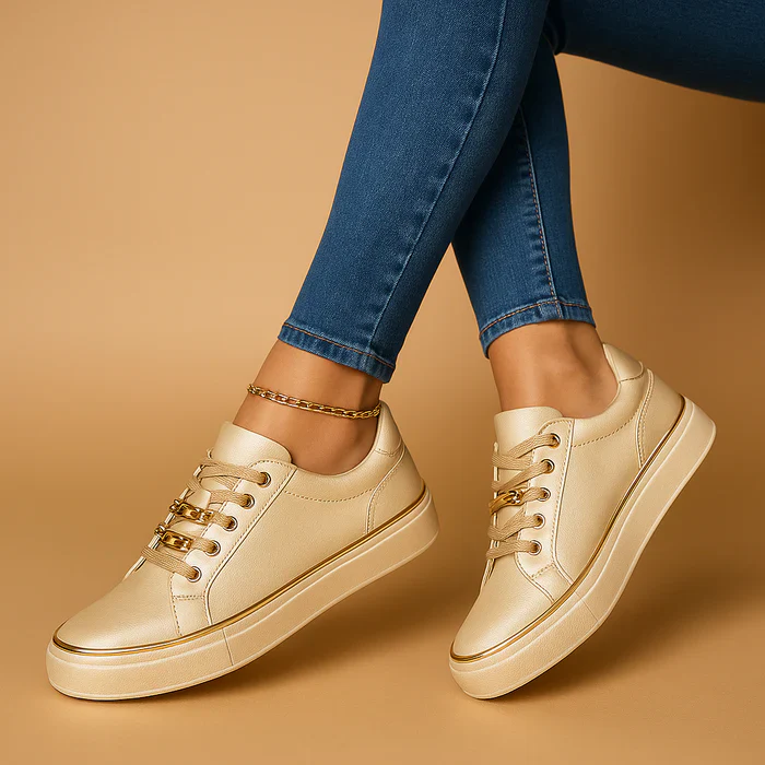 Buca Witte Sneakers met Gouden Detail voor Dames