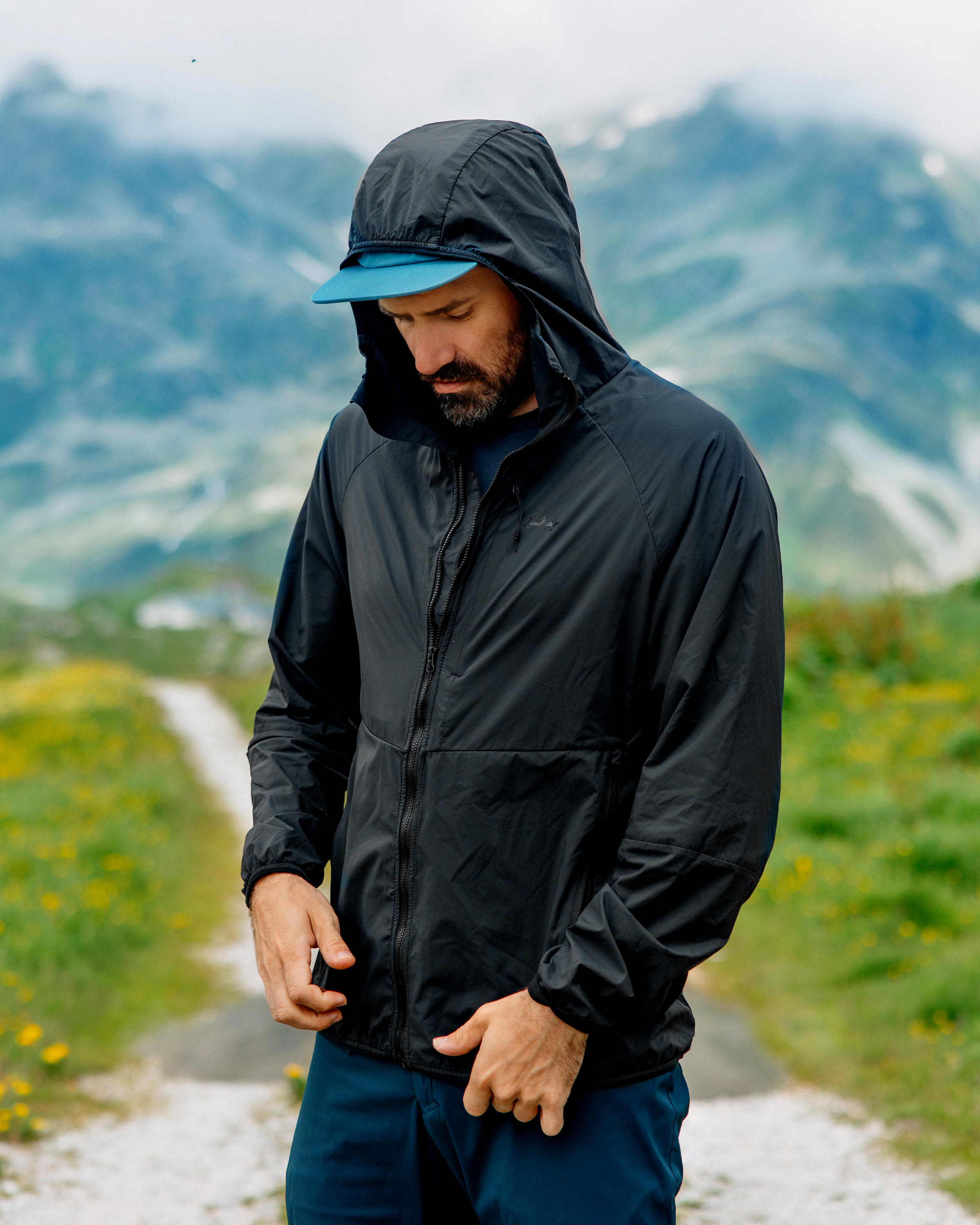 Tived Light Windbreaker Jacket M