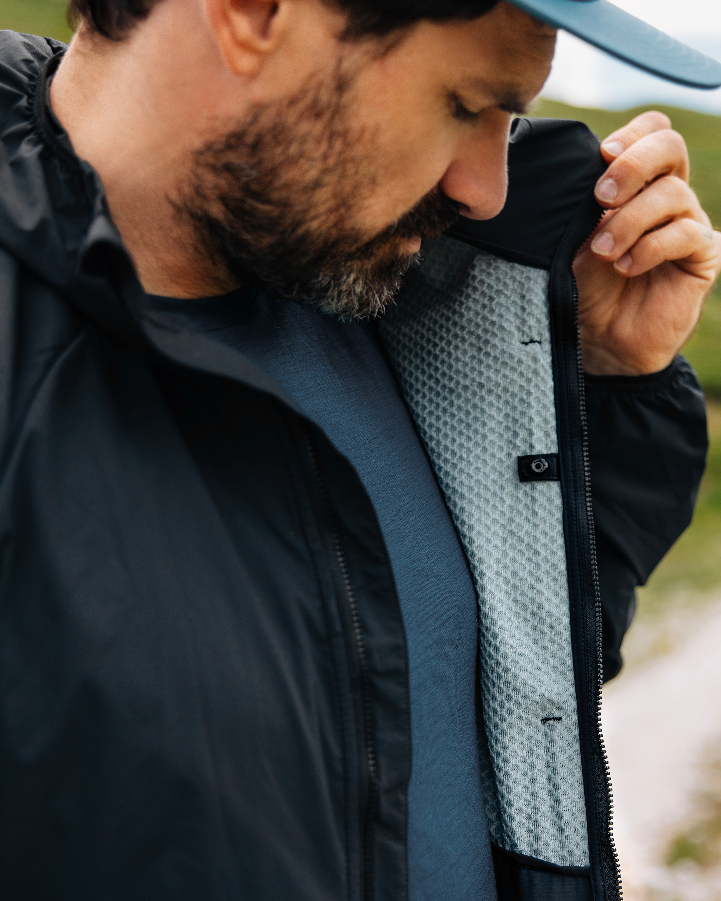 Tived Light Windbreaker Jacket M