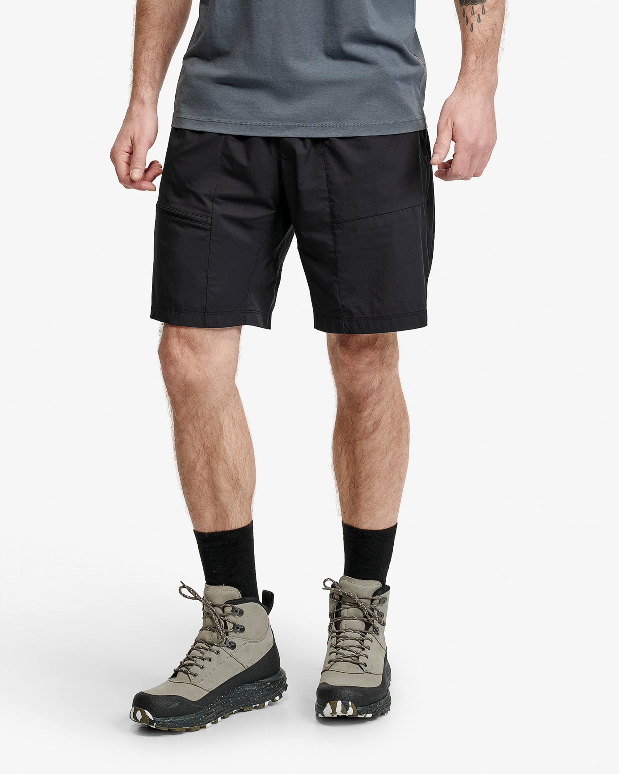 Tived Light Windbreaker Shorts M