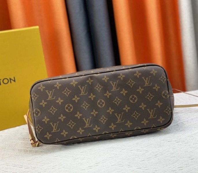 Louis Vuitton Monogram Canvas Neverfull MM Tote With Puppies