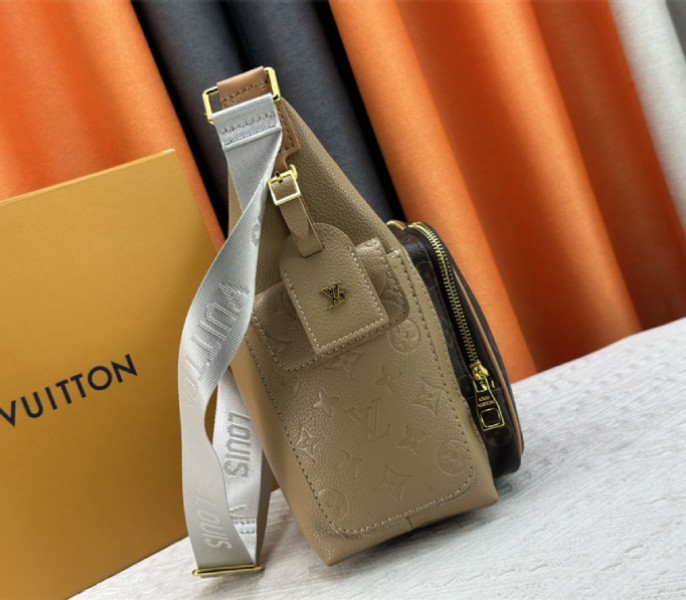 Other Leathers Cargo Hobo In Beige