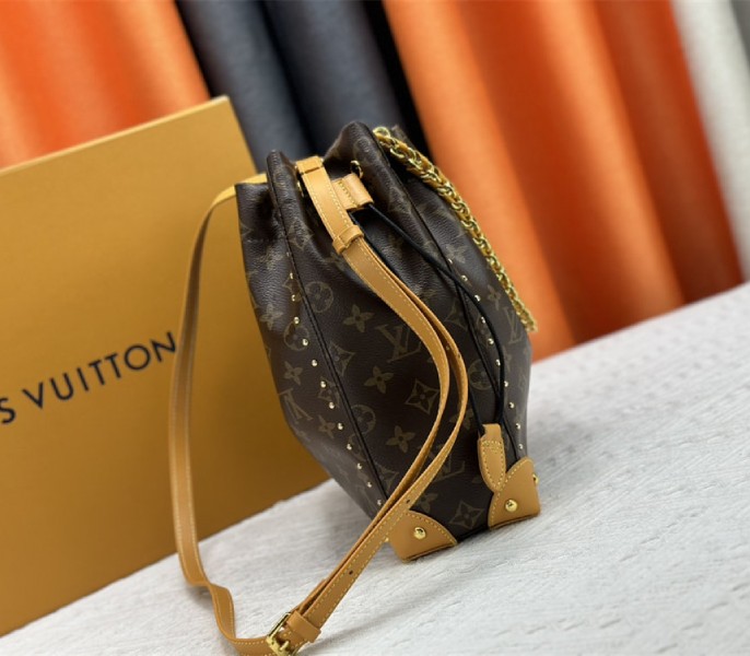 Monogram Canvas Noe Trunk PM