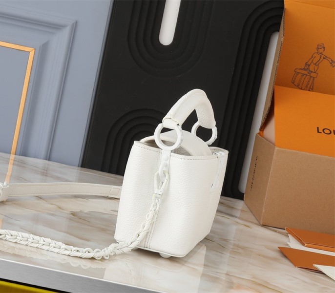 Louis Vuitton Capucines East-West Mini Handbag In Optic White