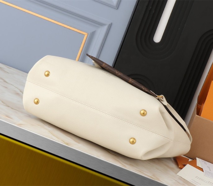 Louis Vuitton Low Key Cabas MM Bag In Quartz White