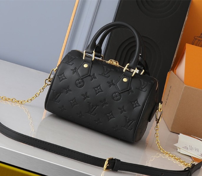 Louis Vuitton Other Leathers Speedy Bandouliere 20 Handbag In Black