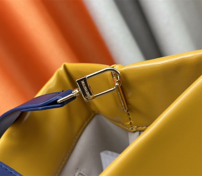 Louis Vuitton Other Leathers Shopper MM Tote In Safran