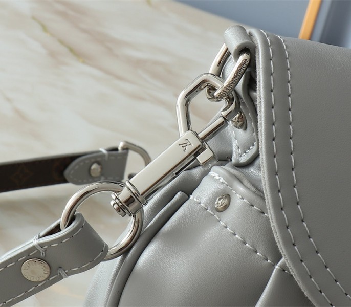 Louis Vuitton Sunset Vibe Bag In Limestone Gray