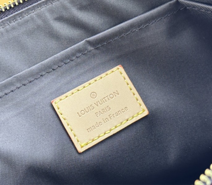 Louis Vuitton Monogram Craggy Voyage Souple Pochette In Chocolate