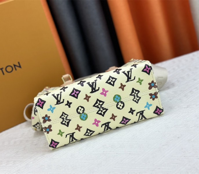 Louis Vuitton Monogram Craggy Onthego PM Tote In Vanilla