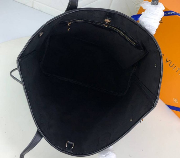 Louis Vuitton Neverfull MM Tote In Black