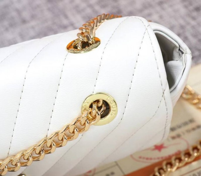 Louis Vuitton Wave Chain Bag In Ivory