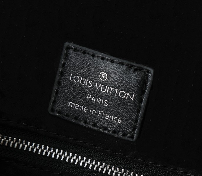 Monogram Empreinte OnTheGo GM Tote In Black And Magenta Pink