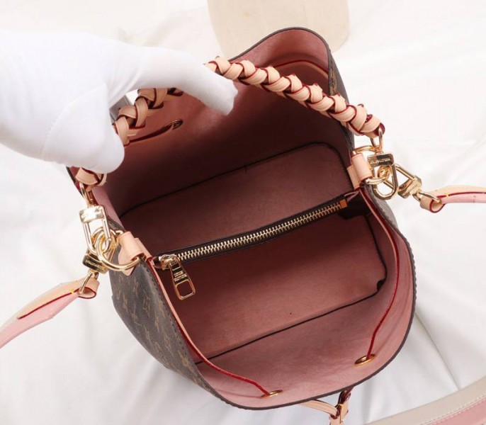 Louis Vuitton Monogram Canvas NeoNoe MM Bag