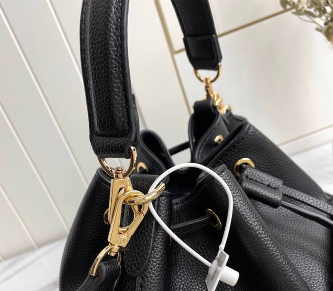 Louis Vuitton Lockme Bucket Bag In Black