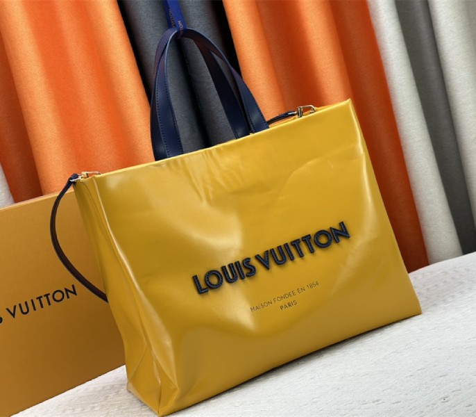 Louis Vuitton Other Leathers Shopper MM Tote In Safran