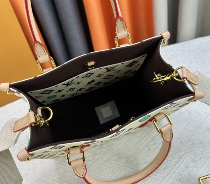 Louis Vuitton Monogram Craggy Onthego PM Tote In Vanilla