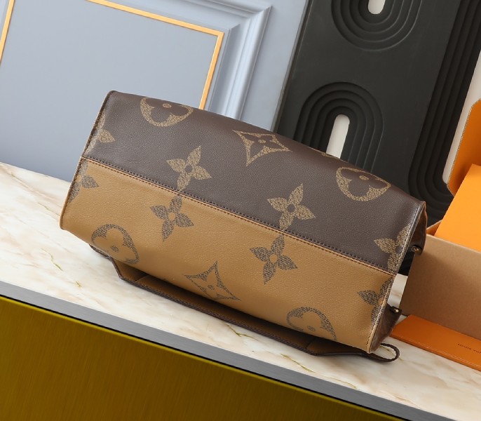 Monogram Reverse Canvas OnTheGo Voyage