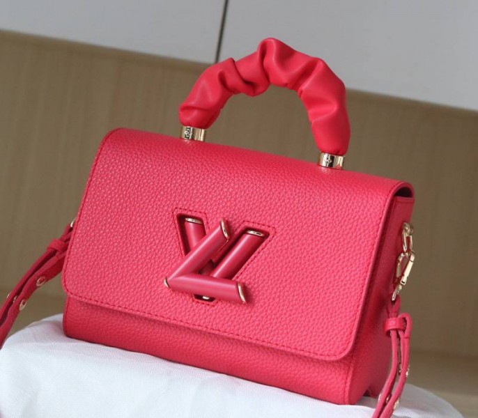 Louis Vuitton Taurillon Leather Twist MM Scrunchie Handle In Pondichery Pink