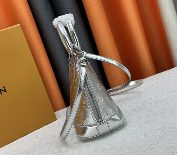 Louis Vuitton Other Monogram Canvas Alma BB