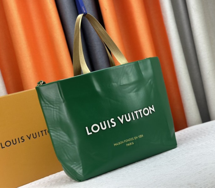 Louis Vuitton Other Leathers Shopper Cabas MM Tote In Green