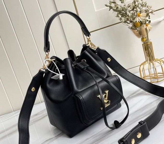 Louis Vuitton Lockme Bucket Bag In Black