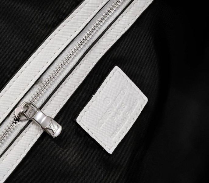 Louis Vuitton Taiga Leather Keepall Bandouliere 50 Travel Bag In White