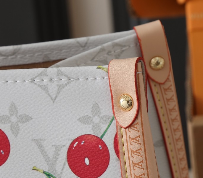 X TM Monogram Cherry Canvas Onthego MM In White Style 2