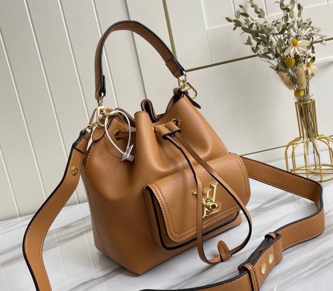 Louis Vuitton Lockme Bucket Bag In Arizona Beige