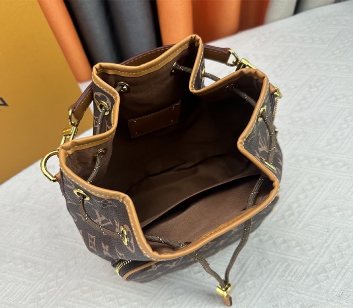 Monogram Canvas Noe Cargo