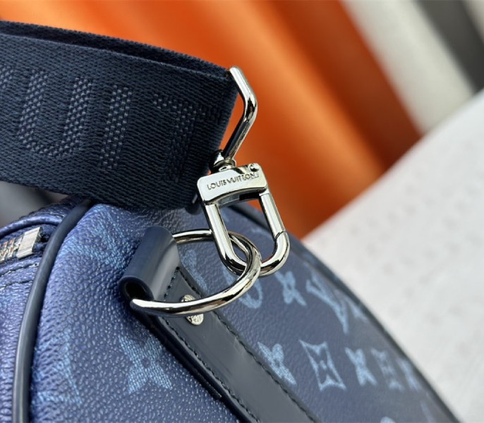 Louis Vuitton Monogram Gradient Canvas Keepall Bandouliere 55 In Navy Blue