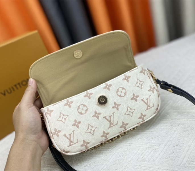 Louis Vuitton Monogram Dune Canvas Ivy Wallet With Chain And Strap