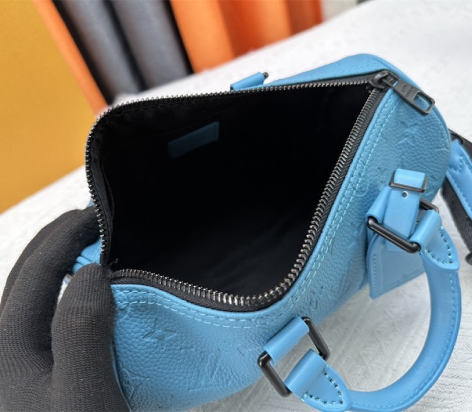 Louis Vuitton Taurillon Monogram Leather Keepall Bandouliere 25 In Turquoise