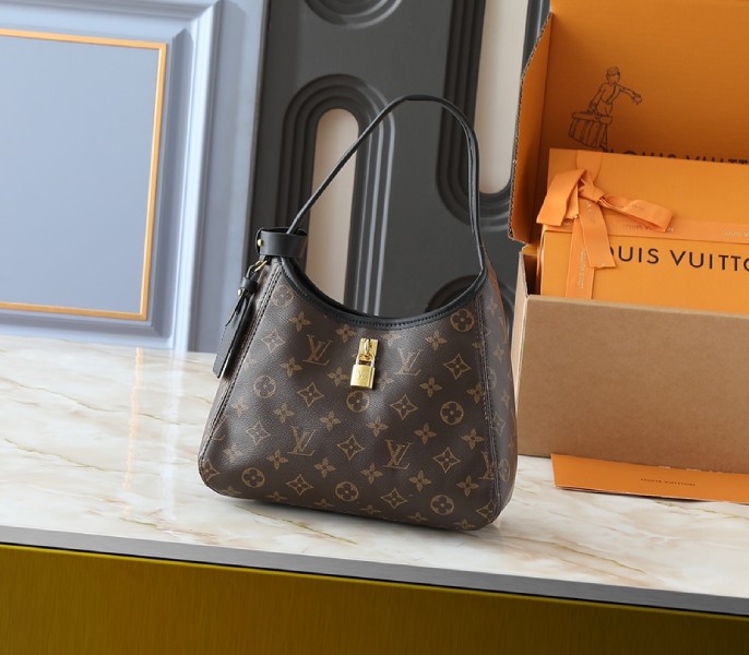 Monogram Canvas The Drop PM