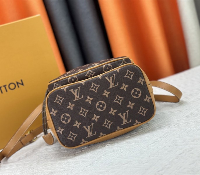 Monogram Canvas Noe Cargo