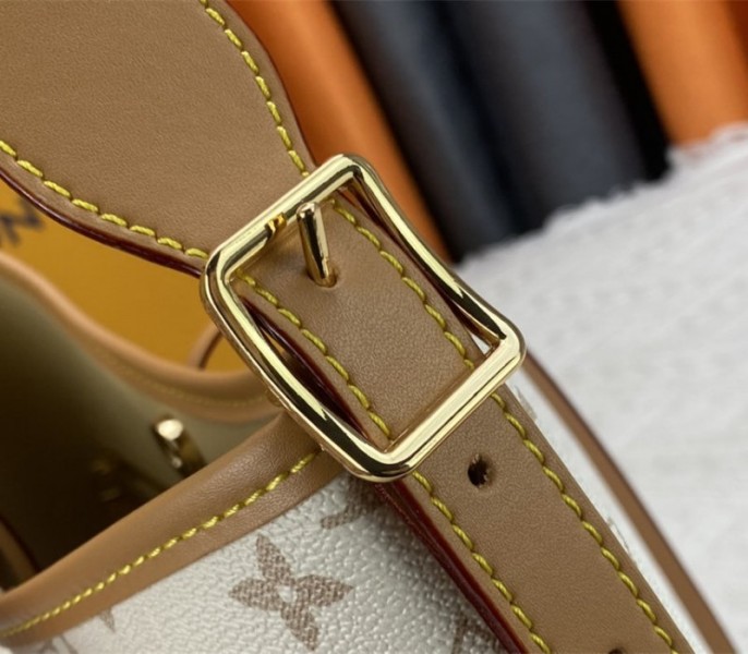 Louis Vuitton Monogram Dune CarryAll PM Bag