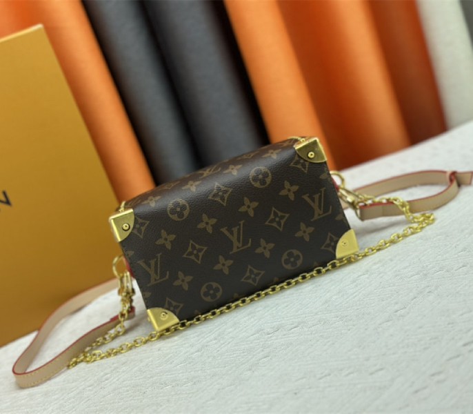 Louis Vuitton Monogram Canvas Cruise 2025 Speedy 20 Trunk Bag In Natural