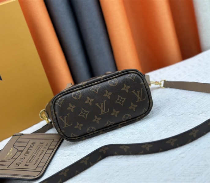 Louis Vuitton Neverfull Bandouliere Inside Out BB Tote In Monogram Canvas And Khaki Green Leather