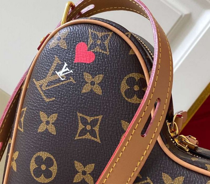 Louis Vuitton Monogram Canvas Game On Coeur Bag
