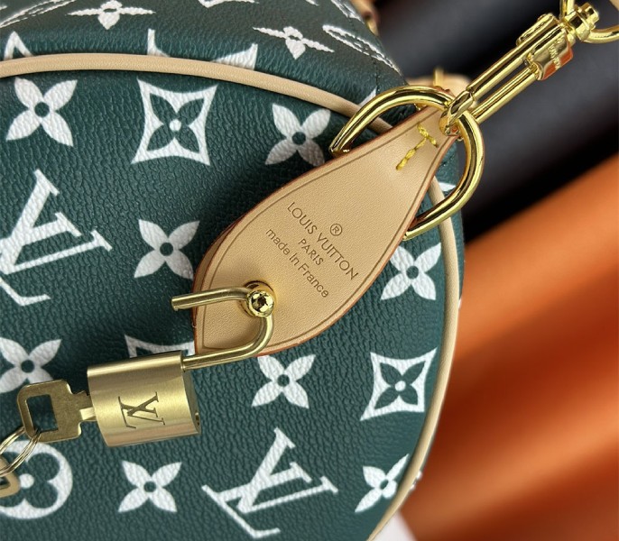 Louis Vuitton Speedy P9 Bandouliere 30 Bag In Green