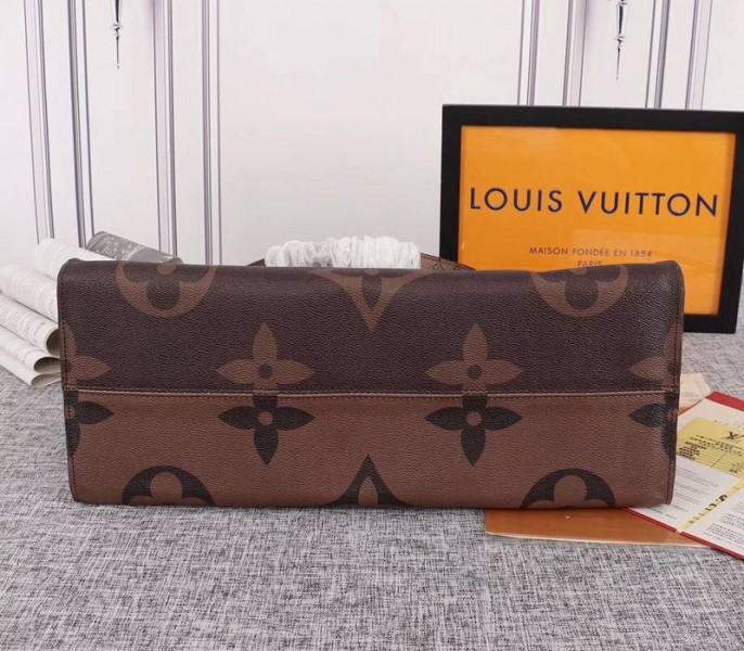 Louis Vuitton Giant Canvas Onthego GM Tote