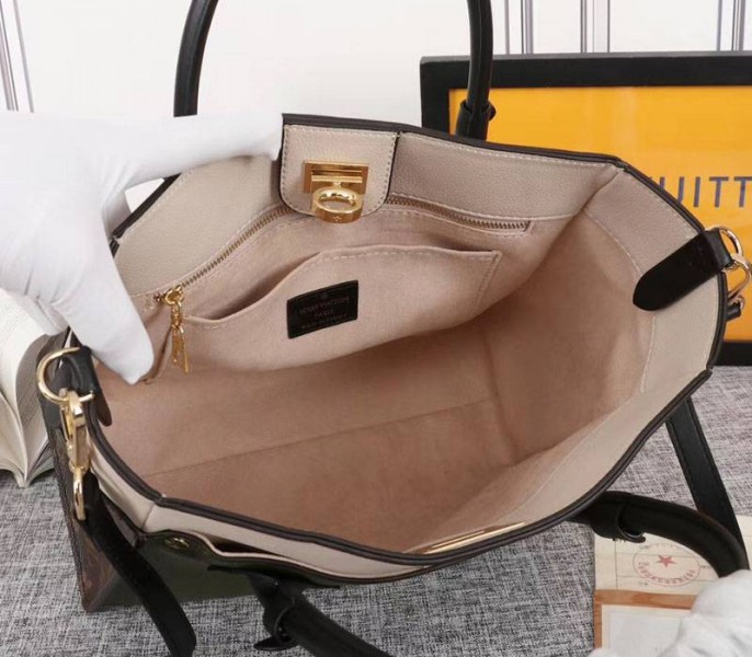 Louis Vuitton On My Side Bag In Laurier Green