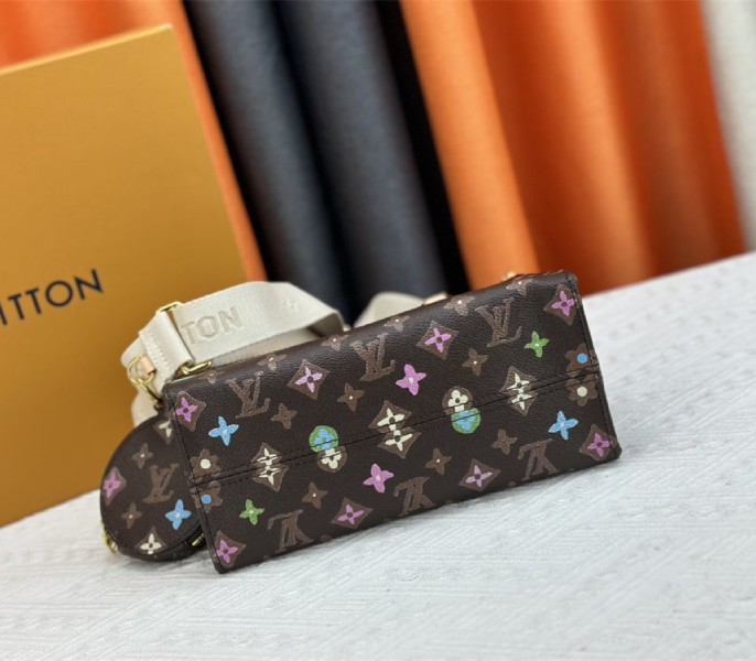 Louis Vuitton Monogram Craggy Onthego PM Tote In Chocolate