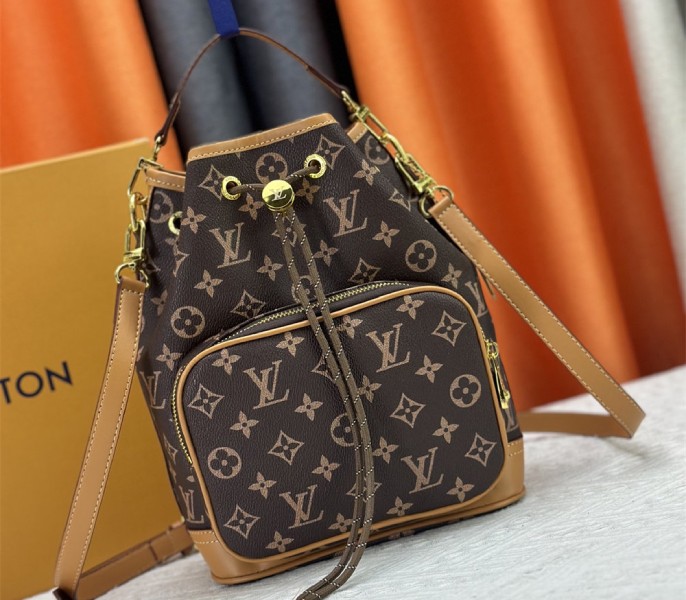 Monogram Canvas Noe Cargo