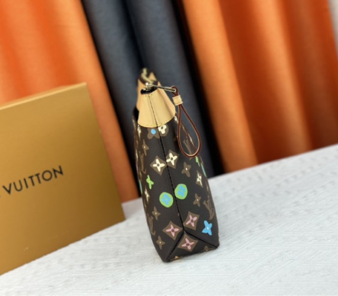 Louis Vuitton Monogram Craggy Voyage Souple Pochette In Chocolate