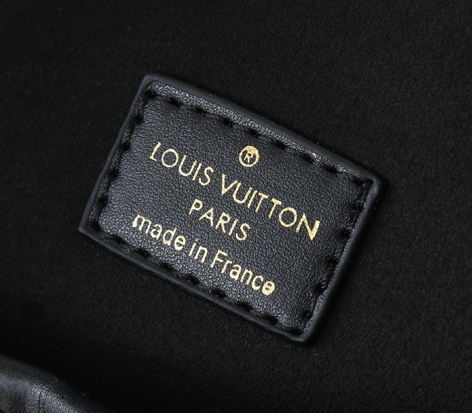 Monogram Canvas The Drop PM