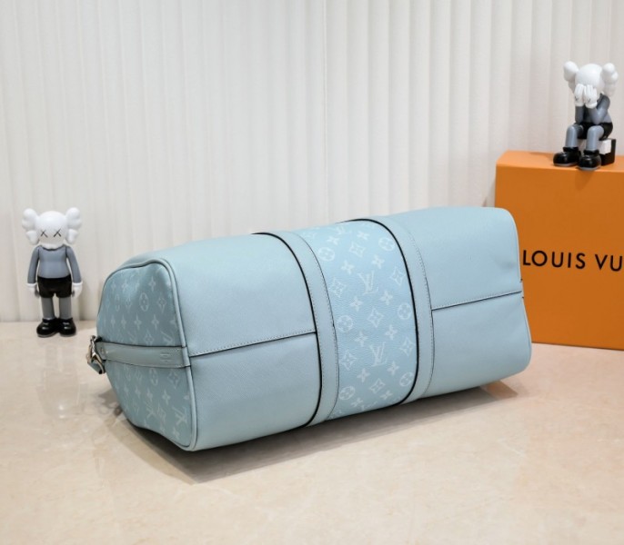 Louis Vuitton Taiga Leather Keepall Bandouliere 50 Travel Bag In Miami Green