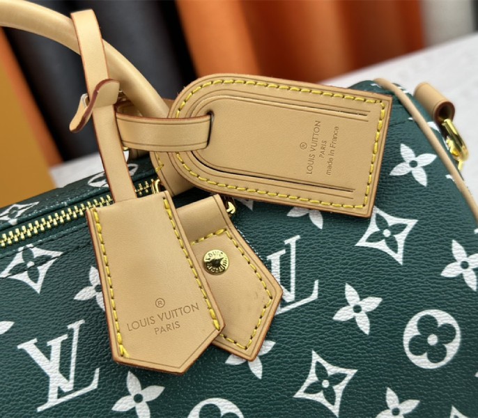 Louis Vuitton Speedy P9 Bandouliere 30 Bag In Green